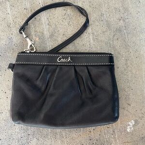 Black Coach Wristlet VGUC